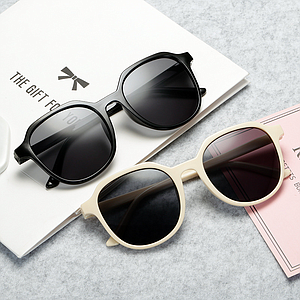 PL-H009 Korean INS Hot Fashion Segiempat Mata Kucing Kacamata Hitam Wanita/Pria Sunglasses MK03
